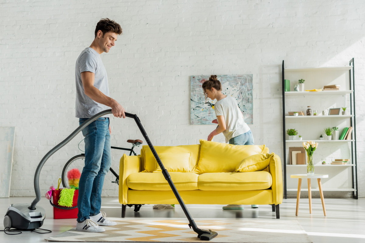 Demirci Bayan Temizlikçi